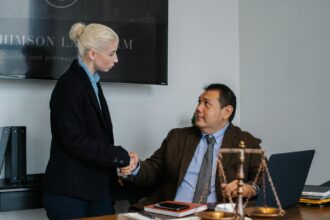 Avocate FrançAise Trouvé Secret Enfin