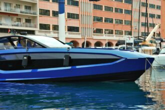 Monaco Soleil Paillettes Et Commerce