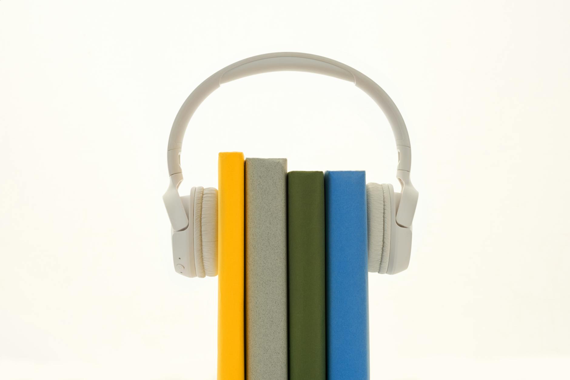 Listening Audiobooks Improve Learning